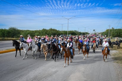 En Piedras Negras cabalgan contra el cáncer  