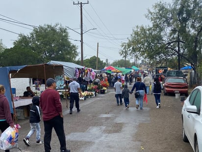 Comercio informal es el más beneficiado en el Día de Muertos