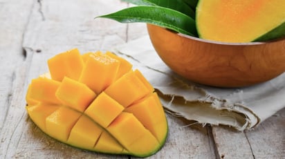 Descubre los beneficios de incluir el mango en tu dieta diaria: Esta deliciosa fruta puede ser tu aliada para sentirte ligera y mejorar tu bienestrar