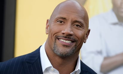 Ajustan figura de cera de Dwayne Johnson: el actor se queja porque el tono de piel no es real: 
