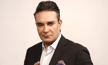 Mauricio Islas se vuelve un maestro de la seducción en la puesta en escena 'La clase'