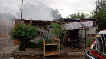 Conocido vendedor de elotes sufre por segunda vez incendio en su casa