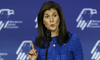 En mitin republicano judío, Haley acusa a Trump de promover “caos, venganzas y drama”