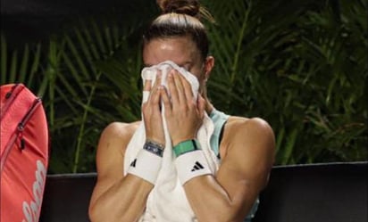 Maria Sakkari llora desconsolada tras ser aplastada por Aryna Sabalenka