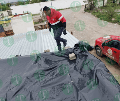 PC y Bomberos refuerzan viviendas vulnerables del frío