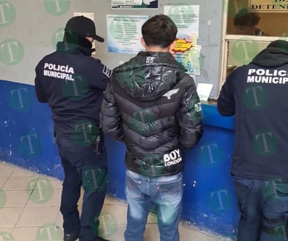 Joven fue detenido en Soriana Anáhuac tras ser acusado de robo  