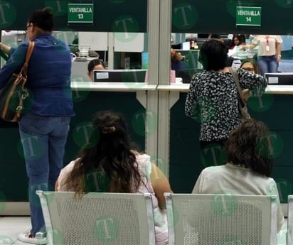 'Coyotes' rondan a los pensionados del IMSS para exprimirlos 