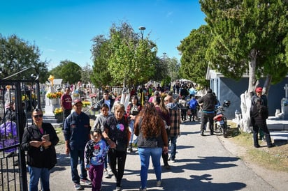 PN celebra el Día de Muertos: En sus corazones, viven eternamente