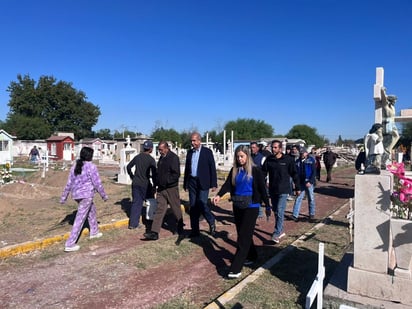 Municipio se compromete a levantar la barda del panteón Guadalupe