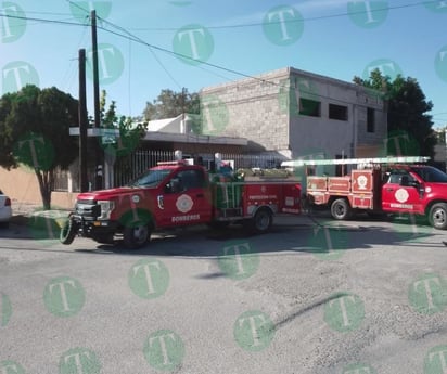 Veladora desencadena un voraz incendio en una vivienda de Asturias