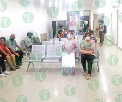 Familias de AHMSA se refugian en el DIF Monclova al perder la prestación en el IMSS 