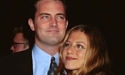 Jennifer Aniston 'se tambalea' emocionalmente tras la muerte de Matthew Perry