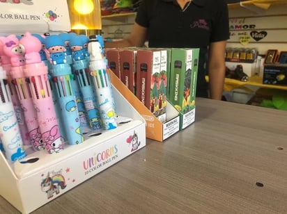 'Vapeadores' peligro silencioso en jóvenes; ventas sin restricción