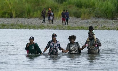 Clan del Golfo utiliza flujo de migrantes para desviar atención de tráfico de cocaína, según HRW