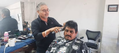 Osvaldo Ruíz Vázquez Dueño de la Peluquería Ruiz