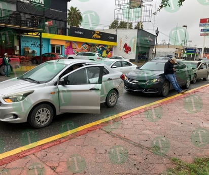 Carambola en el bulevar Pape deja cuantiosos daños materiales