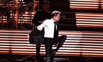 Luis Miguel inicia gira por México con concierto privado