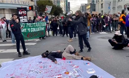 Activistas se manifiestan por la paz en la Franja de Gaza en el marco de la APEC 2023