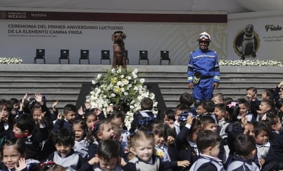 Marina realiza homenaje a la perrita rescatista Frida en su primer aniversario luctuoso