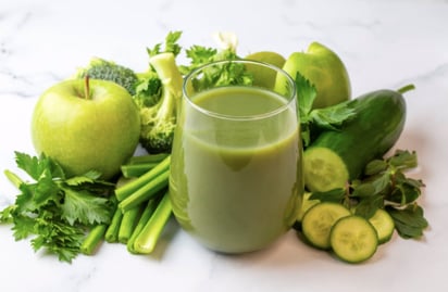 Despierta con Energía: Descubre la fórmula del jugo verde perfecto: ¡Atrévete a incorporar esta fórmula de jugo verde perfecto en tus rutinas matutinas y descubre su gran poder en cada sorbo 