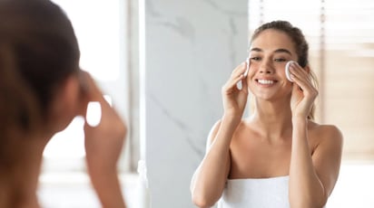 Secretos naturales para eliminar las manchas del rostro y obtener una piel radiante: Recuerda hacer una prueba de alergia en una pequeña zona antes de aplicar productos nuevos en tu piel.