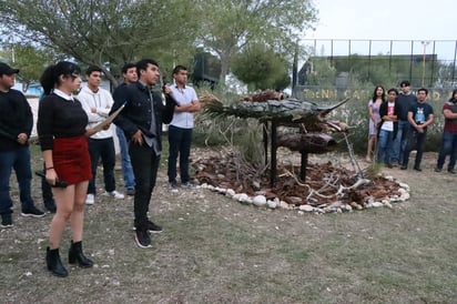 El Colectivo Artec presenta la Escultura Amistadesis elaborados con gran creatividad