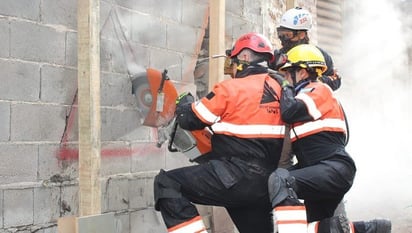 Rescatistas del grupo de los Topos acuden en apoyo África entre ellos una Nigropetense