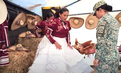 VIDEO: Así se preparan las escaramuzas charras del Ejército, previo al desfile del Día de la Revolución