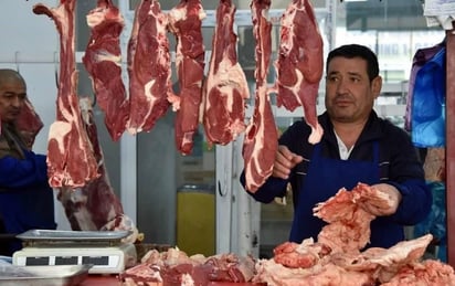 Le comen mercado a carne mexicana 