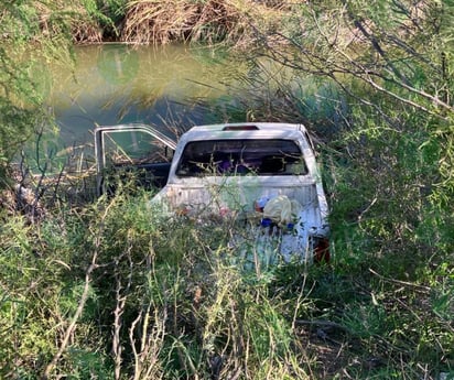 Jovencita de 15 años cae con camioneta al Río Monclova