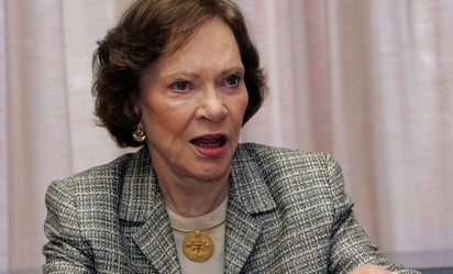 Por la muerte de Rosalynn Carter, exprimera dama, banderas de EU ondearán a media asta