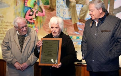 Mercedes Murguía es homenajeada como 'Profeta en su Tierra'