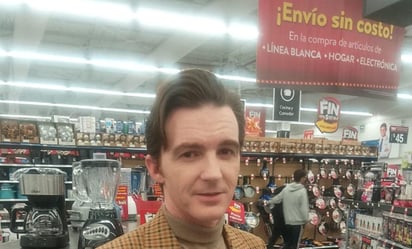 Drake Bell fue captado cazando ofertas durante el Buen Fin en un supermercado de México