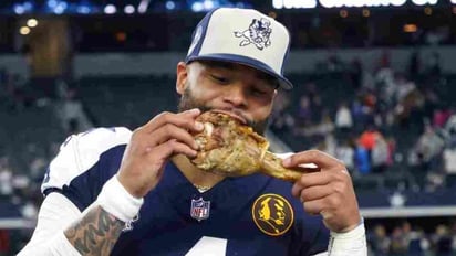 ¡Hambre de triunfo! Dak Prescott celebró anotación de los Dallas Cowboys comiendo pavo 