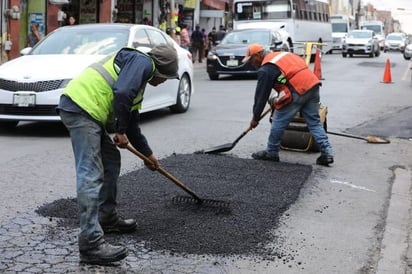 Aumentan baches por lluvias