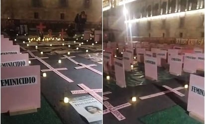 Madres de víctimas de feminicidio representan un cementerio frente a Palacio Nacional