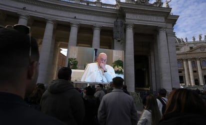 Papa Francisco reduce su agenda por una inflamación pulmonar que trata con antibióticos