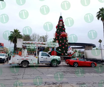 Municipio afina detalles en decoración navideña del centro 