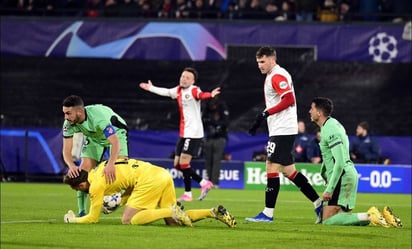 Santiago Giménez rompió el silencio tras la eliminación del Feyenoord de la Champions League