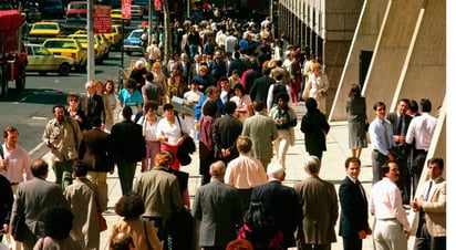 Se recupera la esperanza de vida en EU pero no al nivel prepandemia