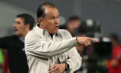 Perú ya 'no quiere' a Juan Reynoso; extécnico de Cruz Azul se quedaría sin equipo