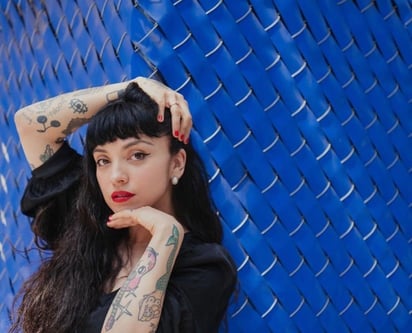 Mon Laferte continúa con su propia reinvención en un nuevo disco: Autopoiética