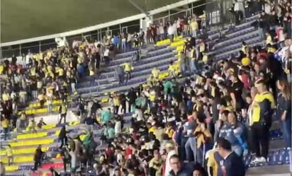 ¡Violencia en el Azteca! Aficionados de León y América desatan caos en la tribuna