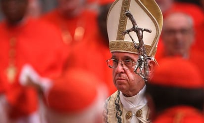 Premios Nobel entregan al papa Francisco la Declaración para la Fraternidad Humana