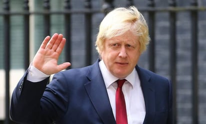 Boris Johnson rechaza idea de que quería que Covid-19 cause 'estragos' en la población