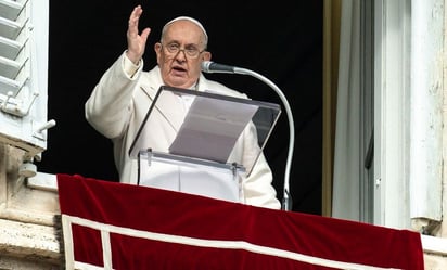 Tras bronquitis, el papa Francisco sale y reza ante un antiguo icono protector de los romanos