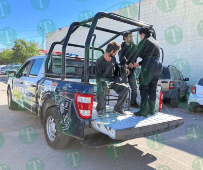 Policía Preventiva detiene a dos hombres por drogarse en baldío