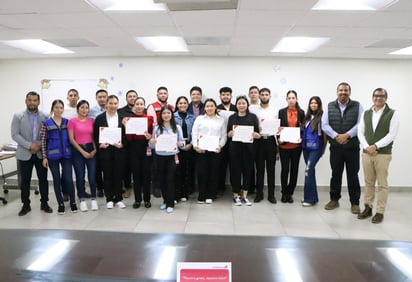 Estudiantes presentan proyecto en la empresa PKC Group