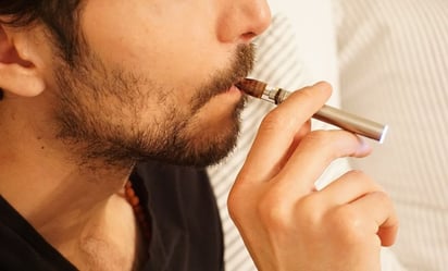 Estas son las diferencias entre vapeadores y cigarros electrónicos