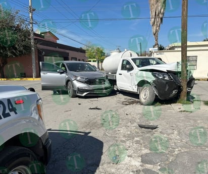 Dama provoca fuerte choque en la colonia Anáhuac de Monclova